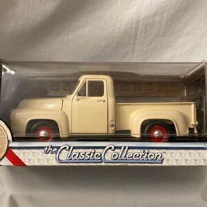 The Classic Collection  '53 Ford F100 Pickup Truck 1/18 Scale